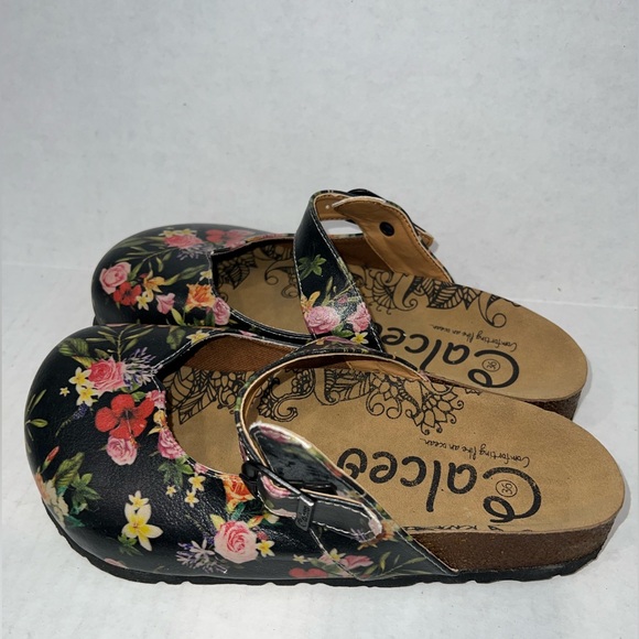 CALCEO NWOT Vegan Comfort Clogs in Black Rose Floral 🌹 - Picture 4 of 11